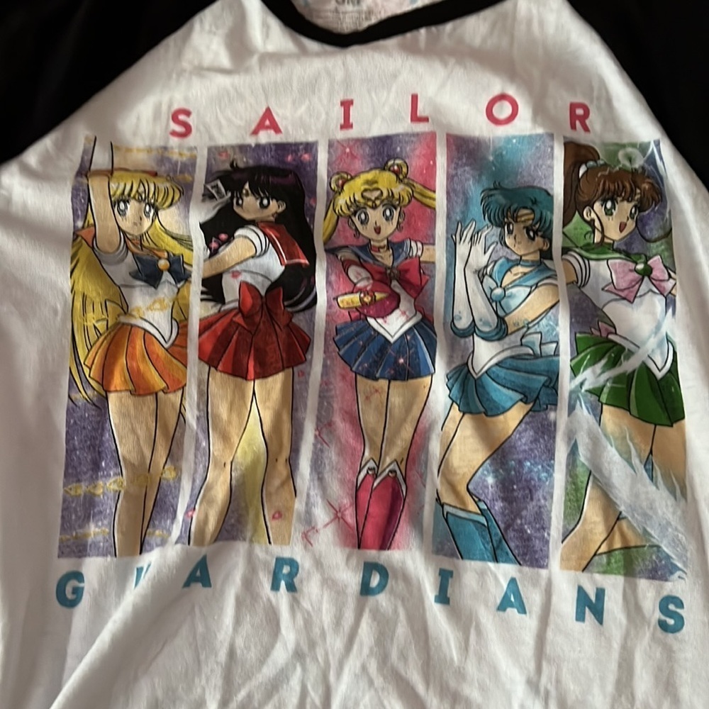 Sailor moon tee - Picture 2 of 6